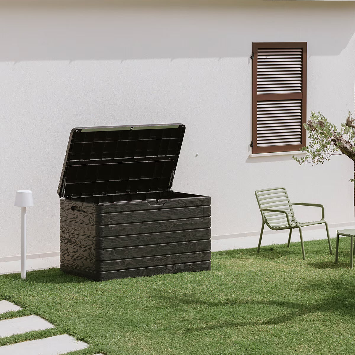 Toomax Dolomiti 970 Litre (256 Gallon) Outdoor Storage Deck Box
