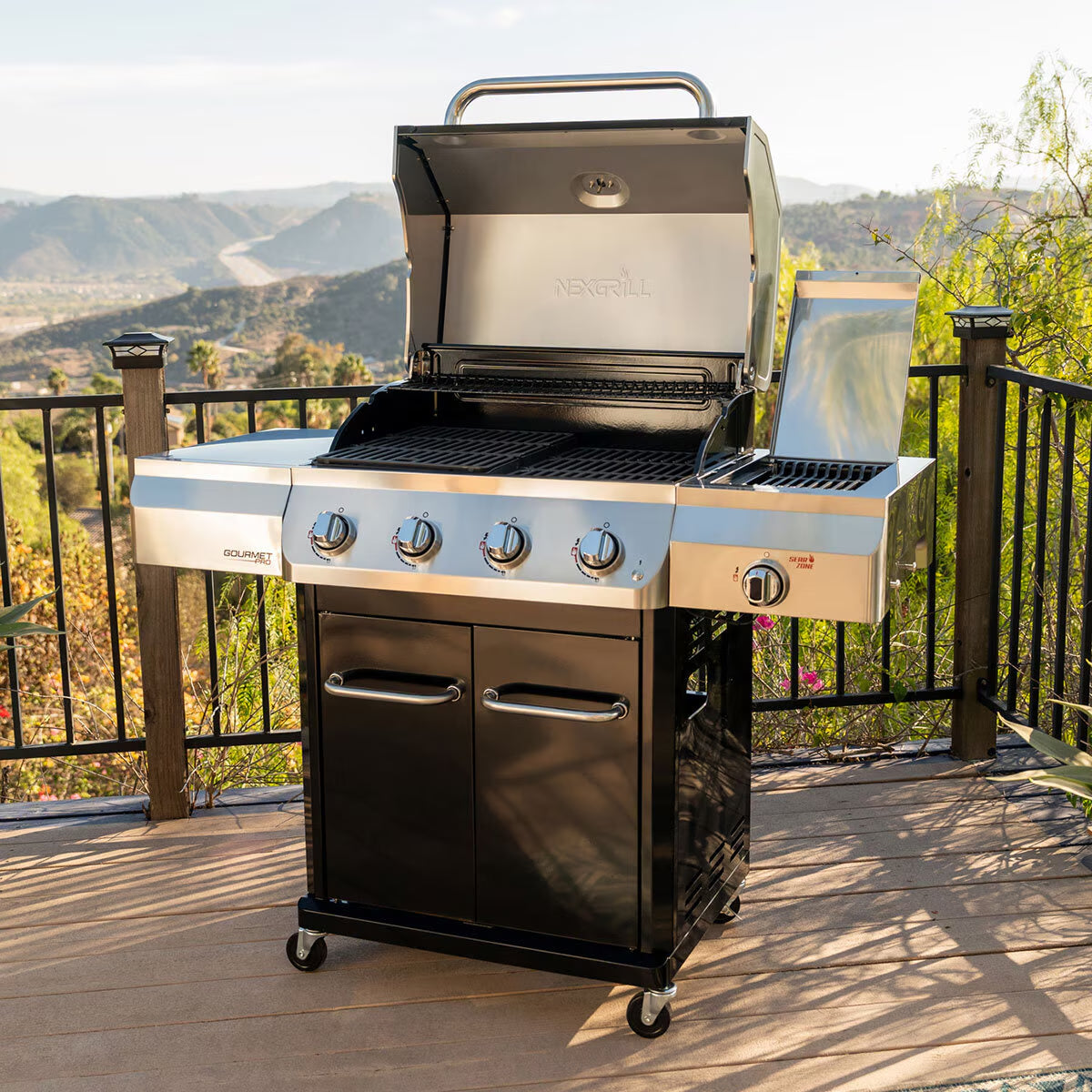 Gourmet Pro 5 Burner Gas Barbecue Grill + Cover